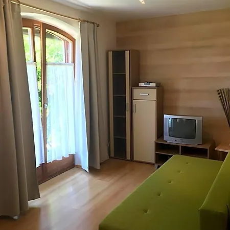 Bed & Breakfast Haus Salzburgblick 3*