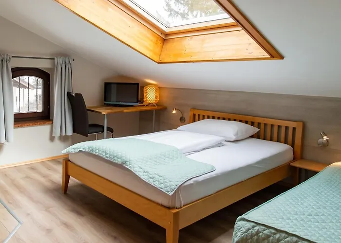 Haus Salzburgblick Bed & Breakfast 3*